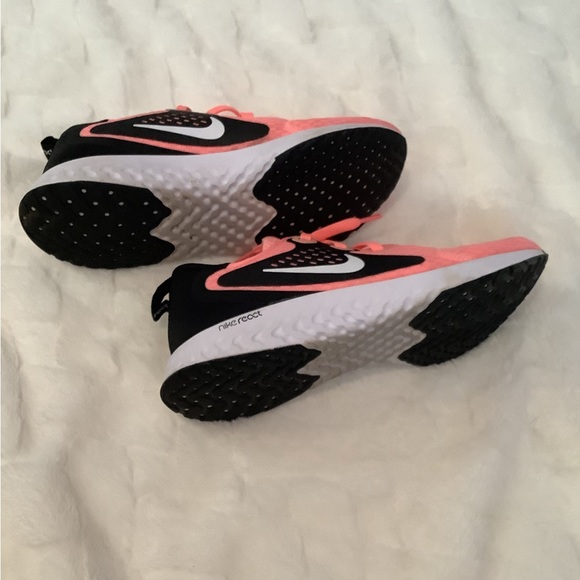 Nike “React” Legend running shoes - Picture 5 of 6